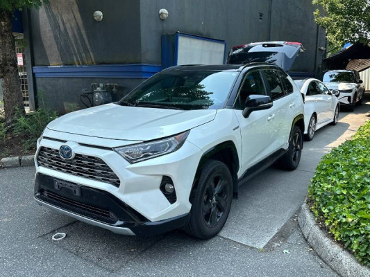2020 Toyota RAV4 XSE Hybrid AWD | No accidents, Local BC for sale in New Westminster, BC